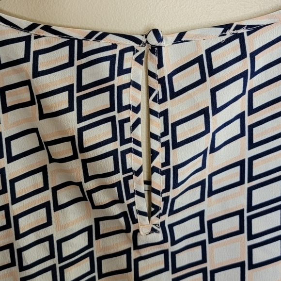 Banana Republic Factory | Block Geometric Print Tank Blouse - Picture 3 of 5